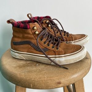 Van’s High Top Shoes (Men sz 5.5 / Women sz 7)